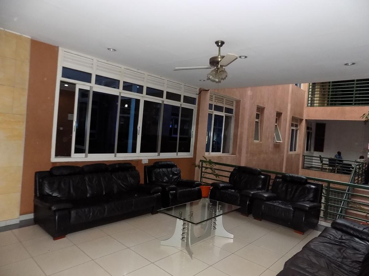 Aponye Hotel Kampala Bagian luar foto