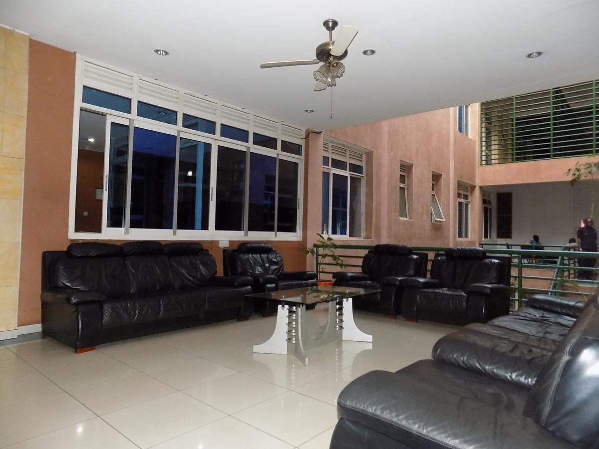 Aponye Hotel Kampala Bagian luar foto