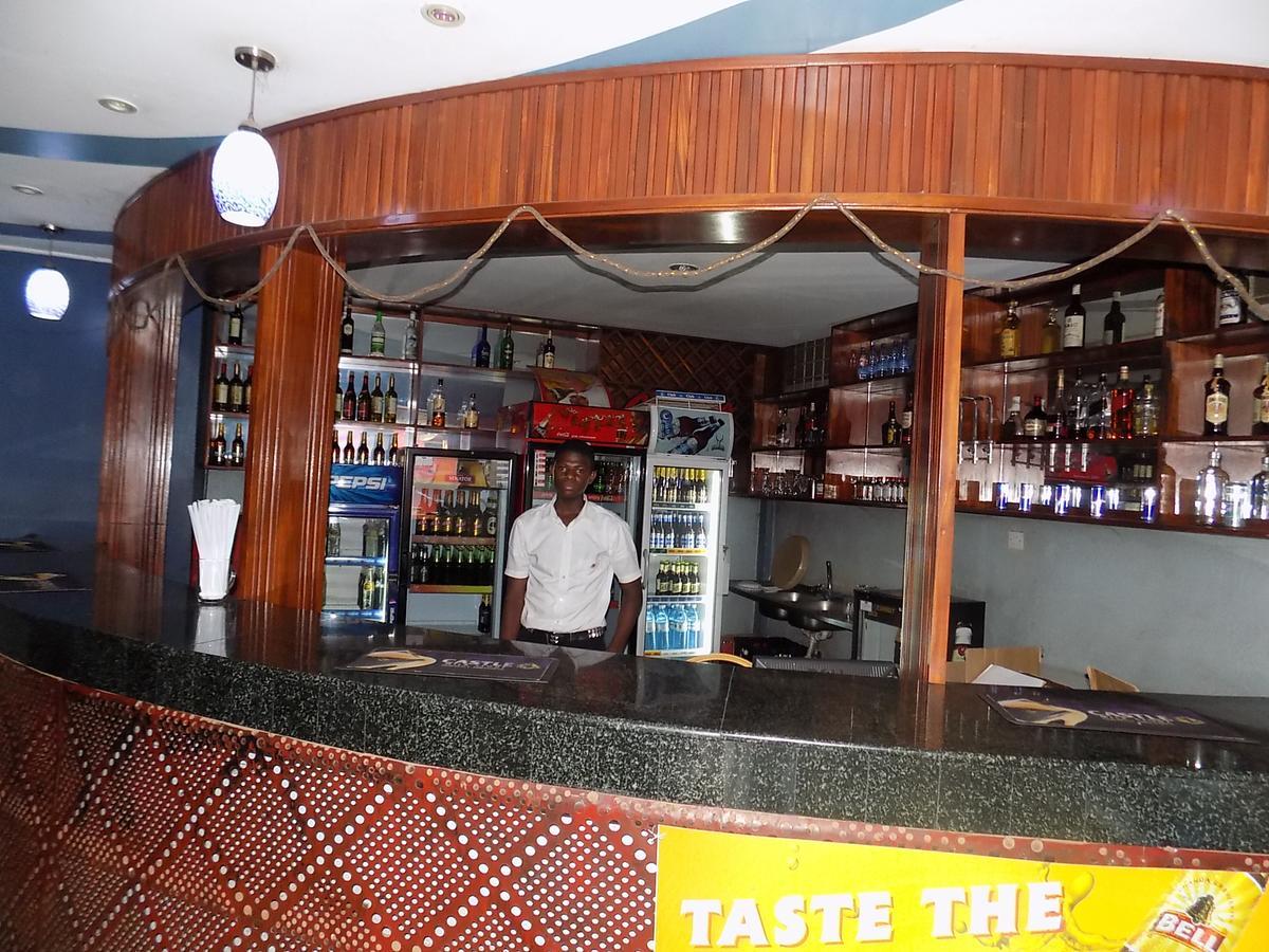 Aponye Hotel Kampala Bagian luar foto