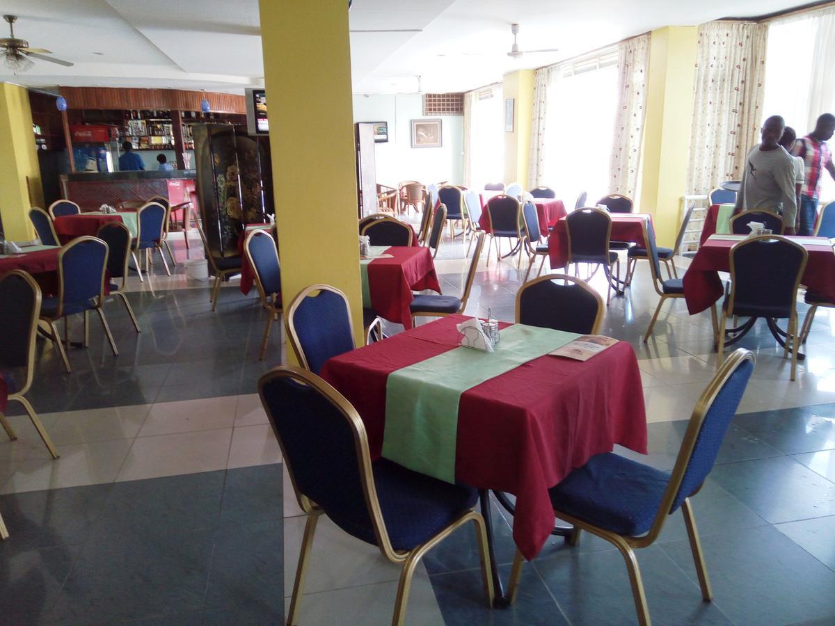 Aponye Hotel Kampala Bagian luar foto