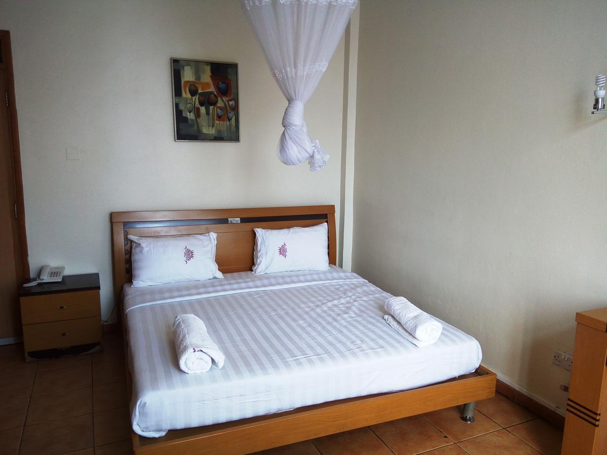 Aponye Hotel Kampala Bagian luar foto