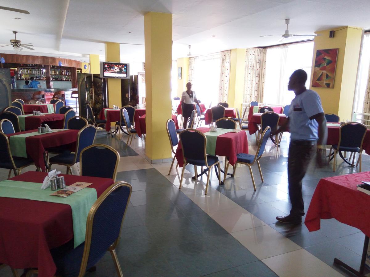 Aponye Hotel Kampala Bagian luar foto