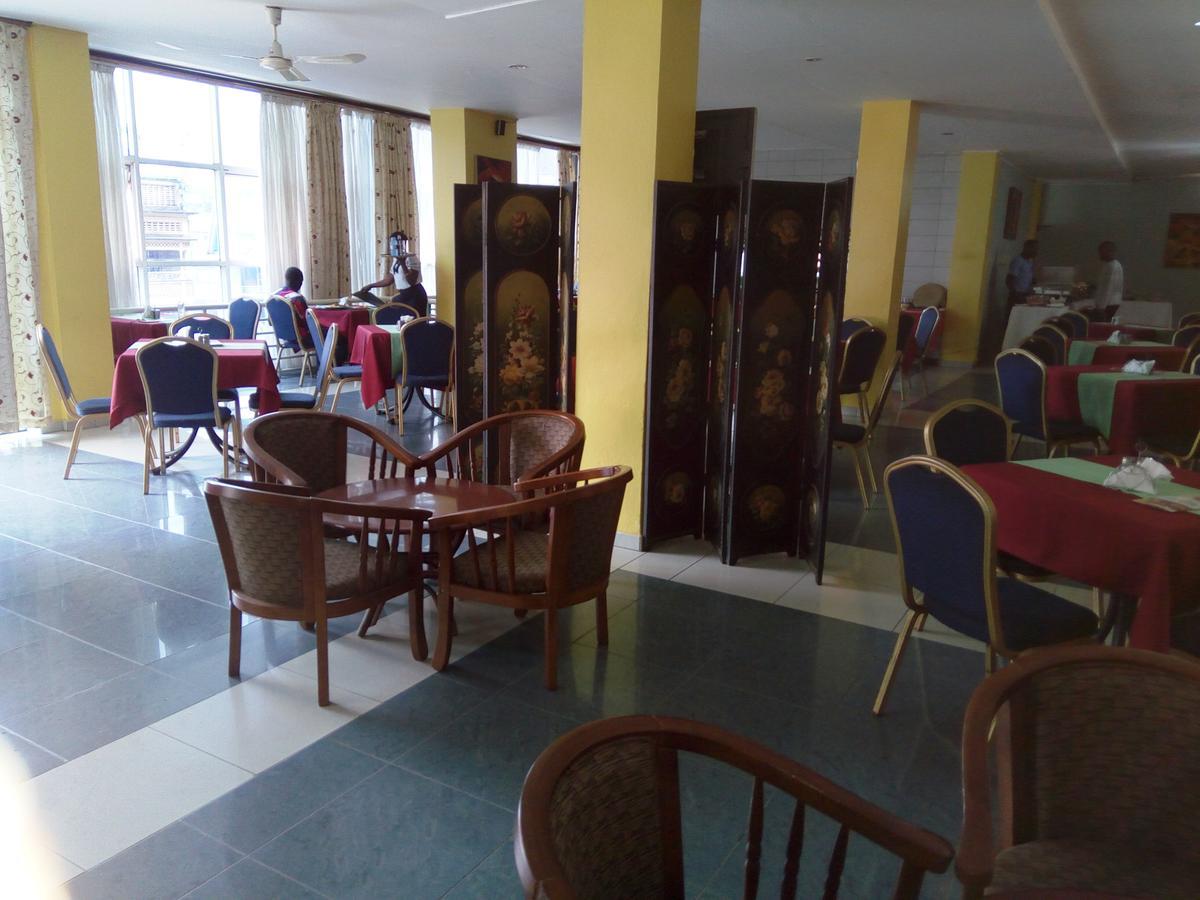 Aponye Hotel Kampala Bagian luar foto
