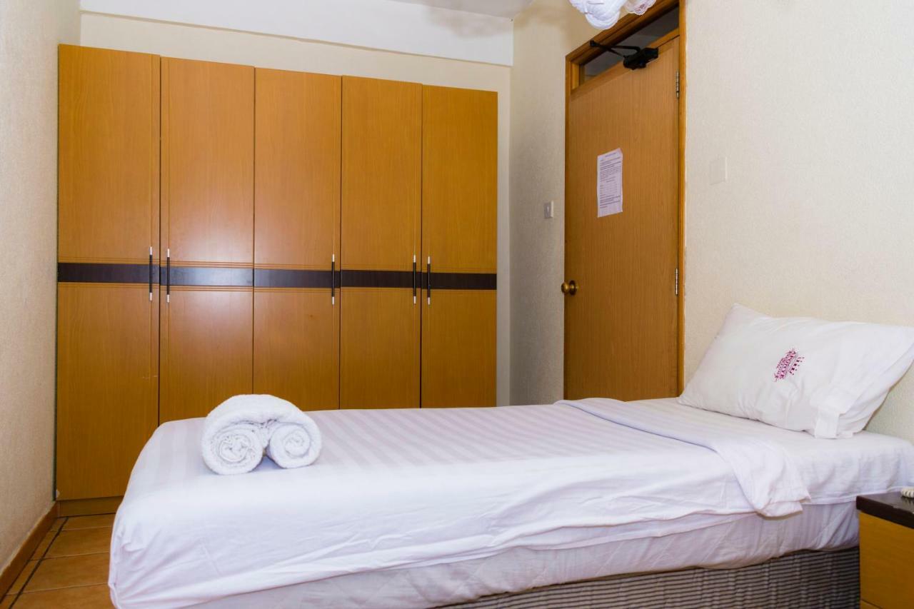 Aponye Hotel Kampala Bagian luar foto